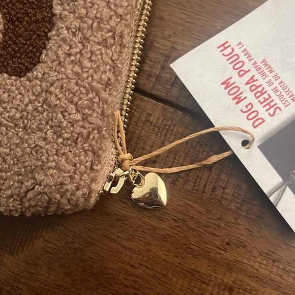 DOG MOM NWT Brown Sherpa Pouch - Picture 6 of 6